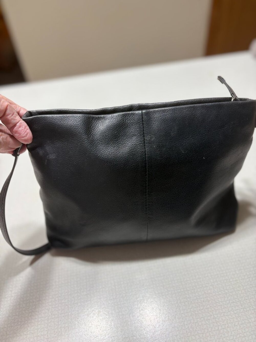 GUC Black Leather margot New York Crossbody - Picture 3 of 7